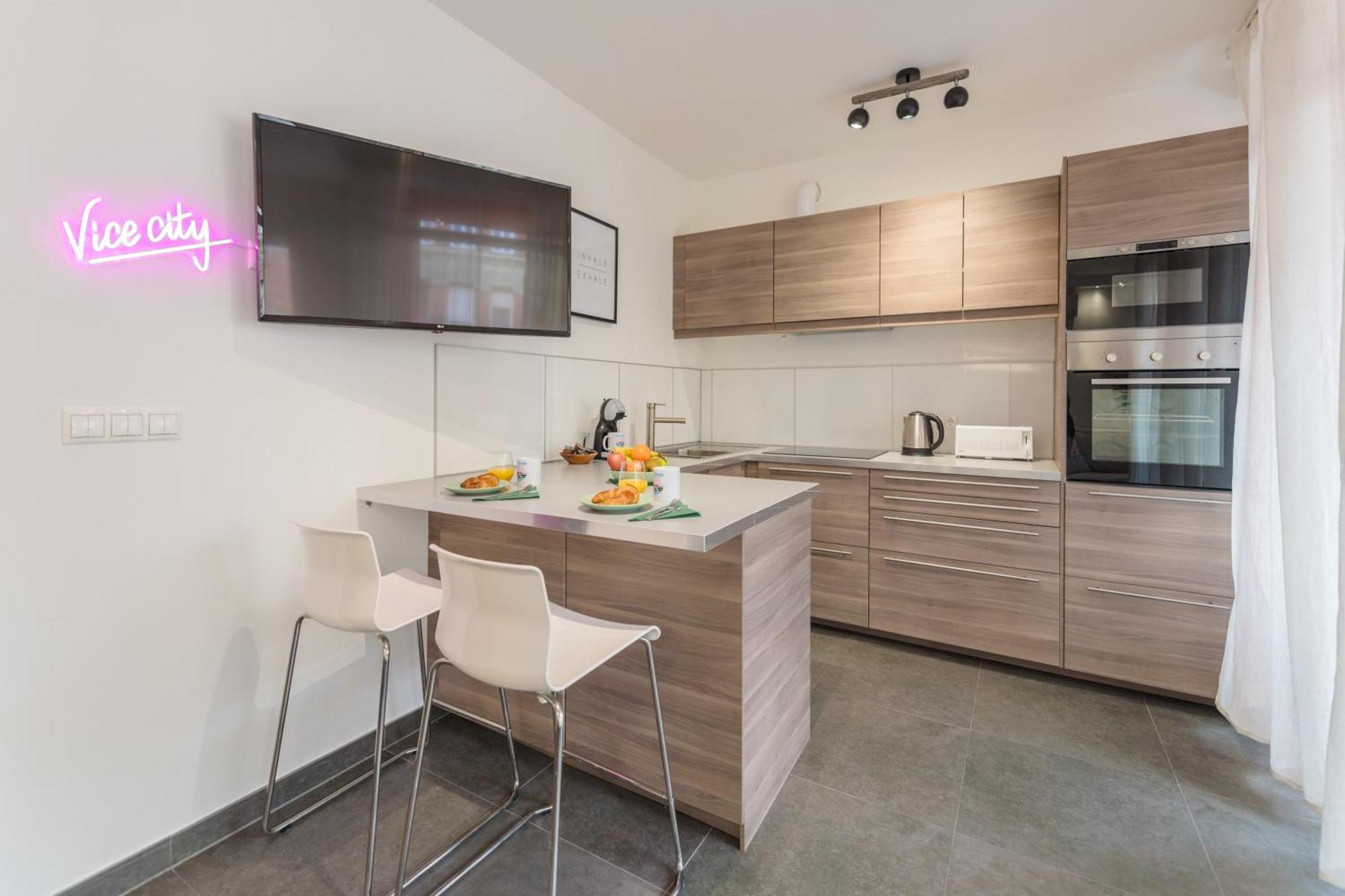 Miami Vice Apartment With Balcony Budapest Exterior foto